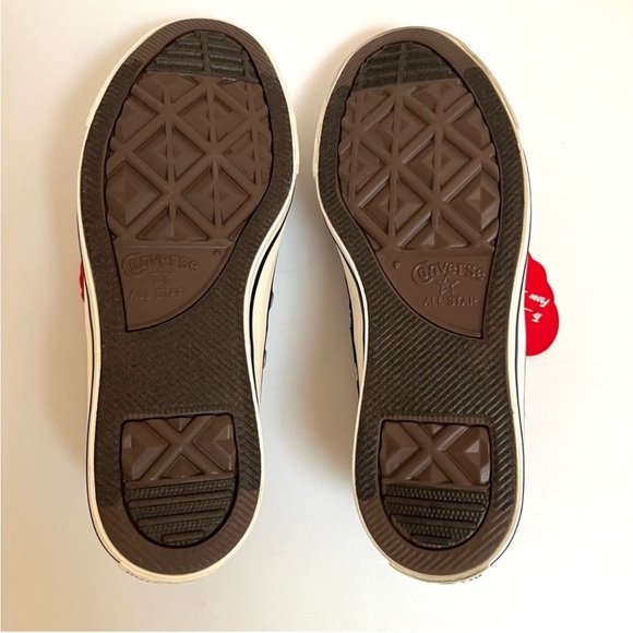 Converse Chuck Taylor All Star Heart & Rose Low-Top Sneaker
- Women's 6 NWOT - Picture 10 of 10